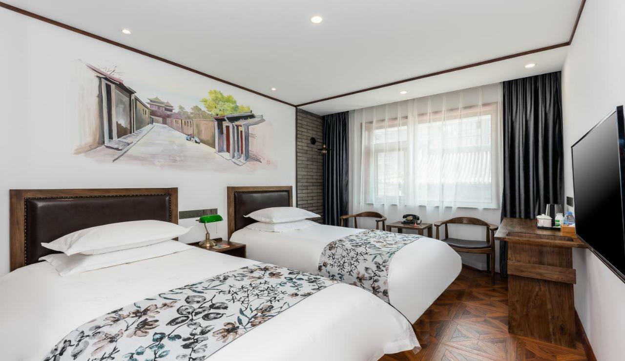 Nostalgia Hotel Near Prince Gong'S Mansion- Beihai Park, Tian'Anmen Square, Nanluoguxiang Hutong, Huguosi Hutong Snack Street, 5 Minutes Walk Away From Ping'Anli Subway Station, Free Ice Cream And Laundry Service,English Communication Well Beijing Bagian luar foto